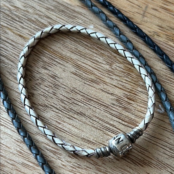 Pandora Leather Elegant Jewelry Set - Picture 4 of 5